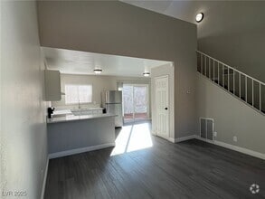 Building Photo - 5237 Garden Ln