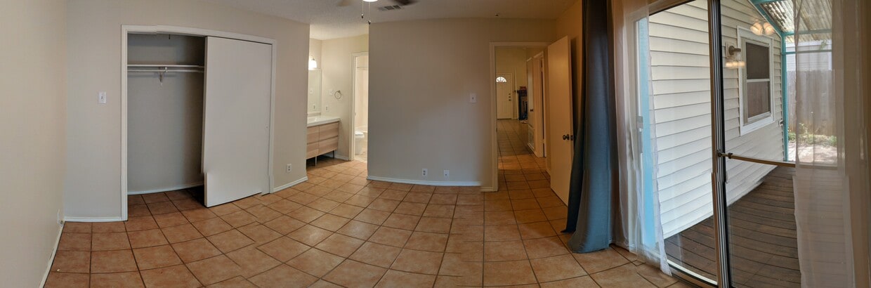 Master Bedroom - 906 King Albert St