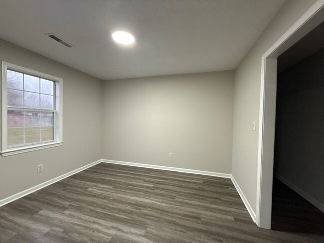 Building Photo - 308 Courtney Dr