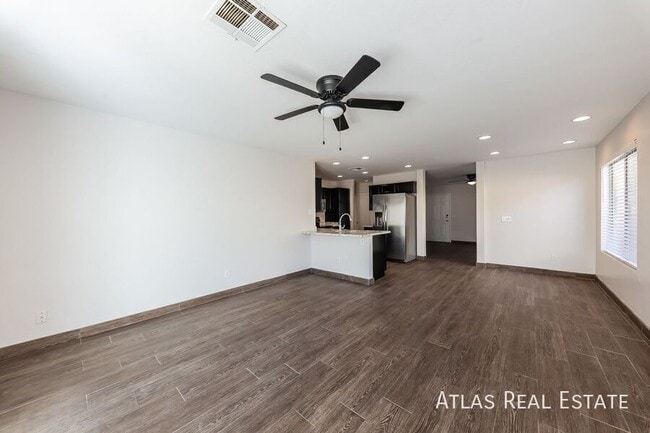 Building Photo - 14219 N 150th Ave