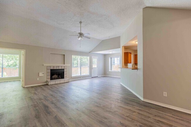 Building Photo - 6711 Quail Lake Dr