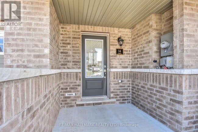 Building Photo - 740-740 Linden Dr