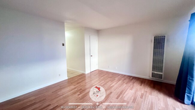 Building Photo - 550Elm