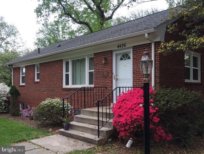 Building Photo - 4426 Strathmore Ave