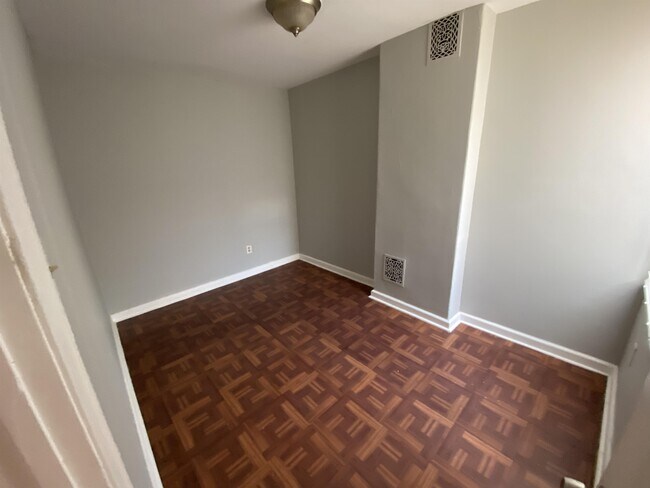 Foto del edificio - 1104 Baring St