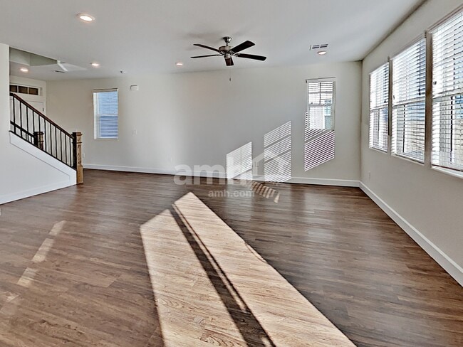 Building Photo - 8128 Inhibition Ct