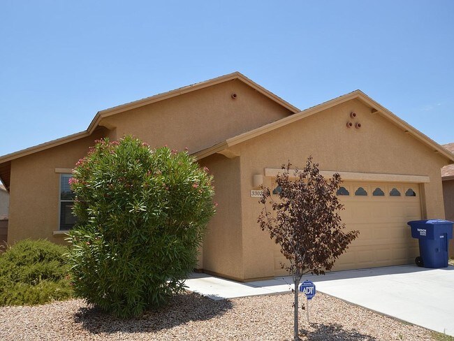 Foto del edificio - Tucson NEWLY REMODELED FAMILY HOME