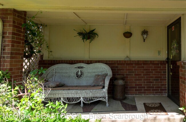 Building Photo - 4 br, 2.5 bath House - 6565 S. Hudson Place