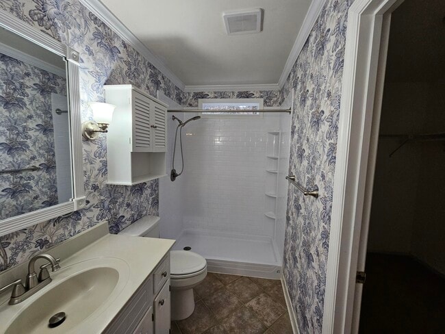 Building Photo - 202 Suffolk Dr