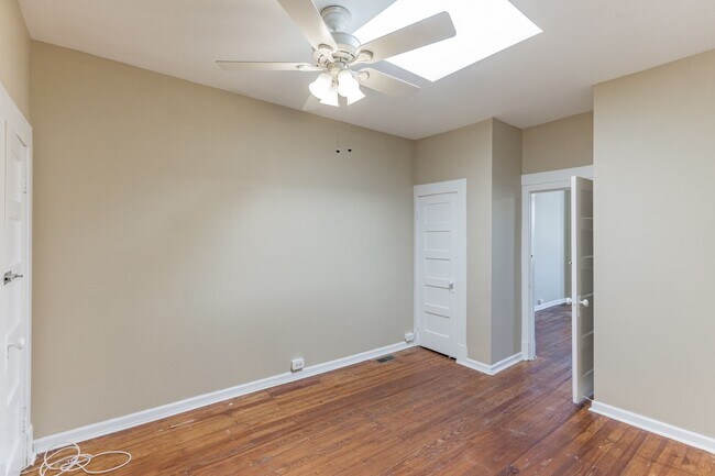 Building Photo - 3 bed 2.5 bath rowhome for rent