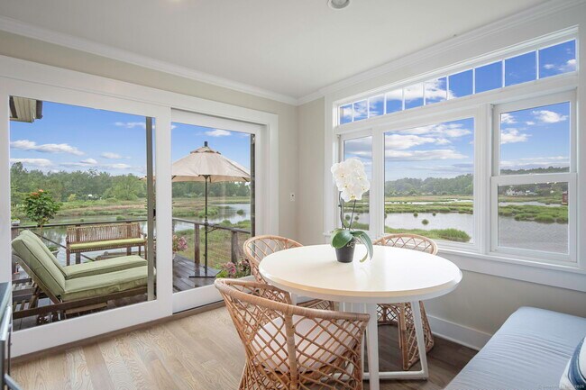 Foto del edificio - 25 Channel Ave