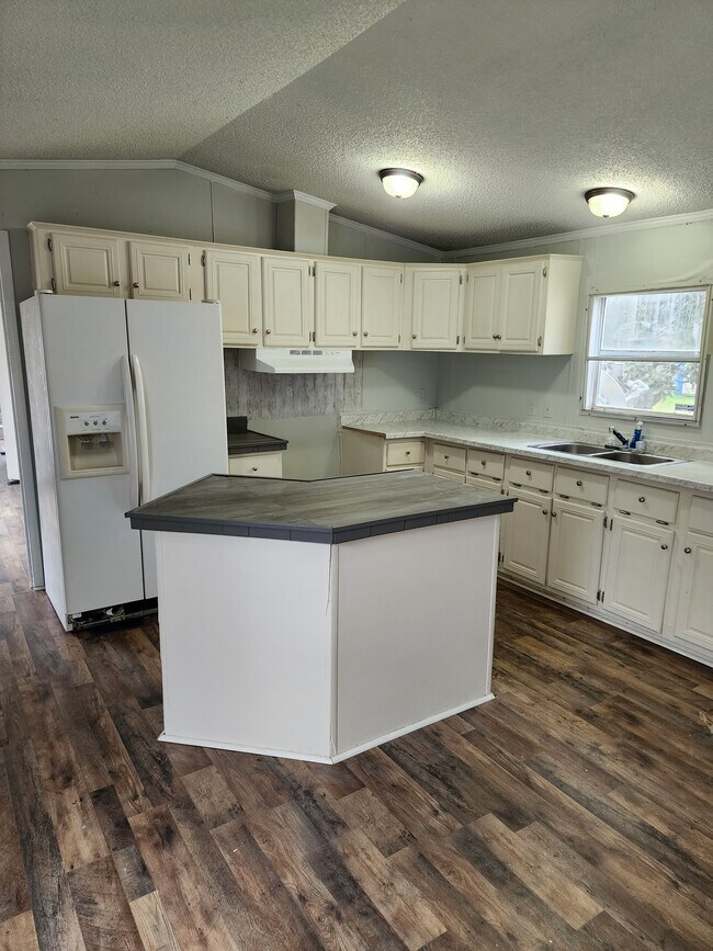 Foto del edificio - 218 Blueberry Ct