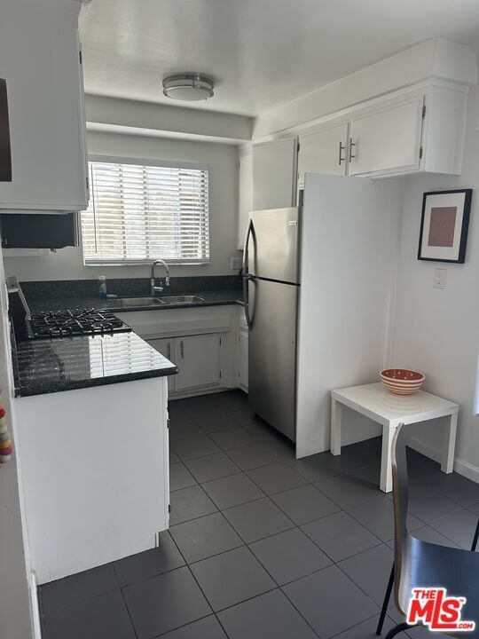 Building Photo - 1441 S Hayworth Ave