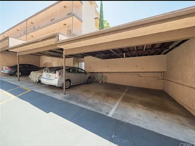 Foto del edificio - 1517 E Garfield Ave