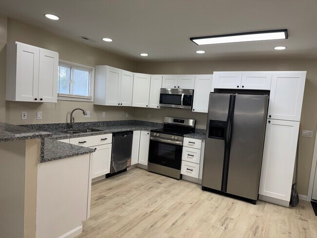 Foto del edificio - 901 Haledon Rd