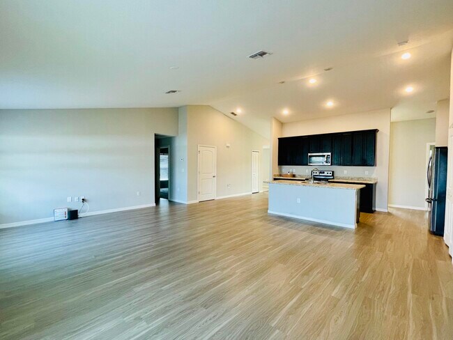 Foto del edificio - 499 Ellington Ave SE