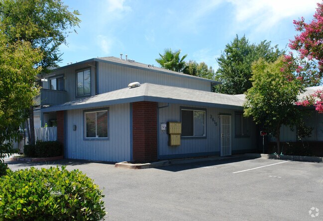 Building Photo - 3615 Morse Ave