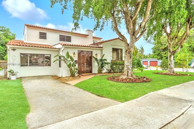 Foto del edificio - 991 NE 82nd St