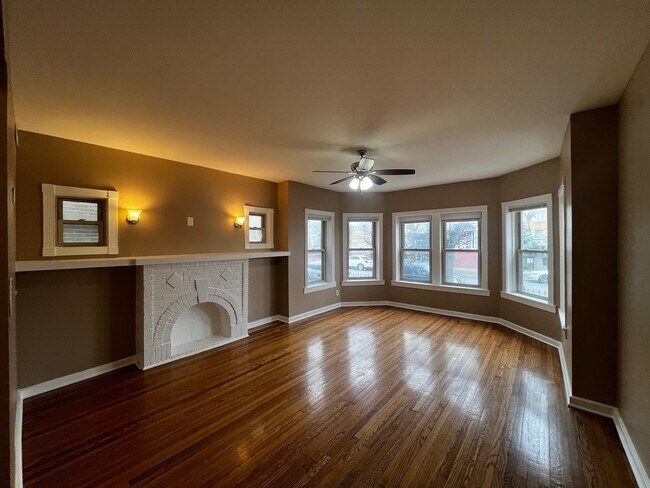 Foto del edificio - 735 N Hamlin Ave