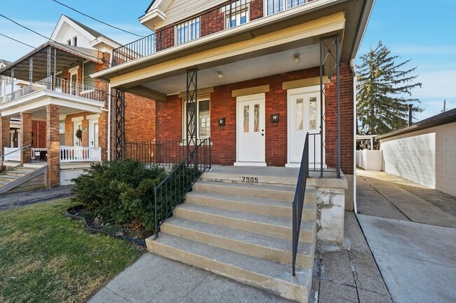 Building Photo - 2905 Robertson Ave