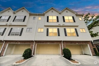 Building Photo - 9200 Westheimer Rd