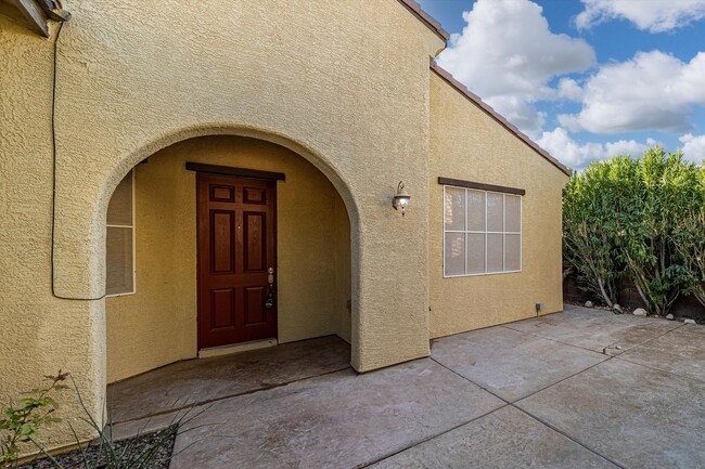 Building Photo - 4 Bedroom Plus Detached Casita