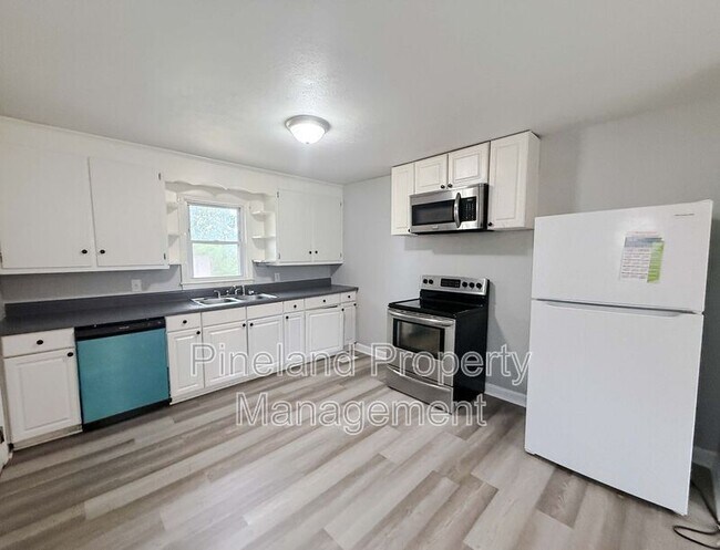 Foto del edificio - 5124 Palmetto Ln
