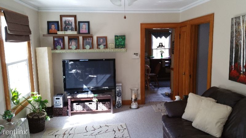 Primary Photo - 2121 N 70th St
