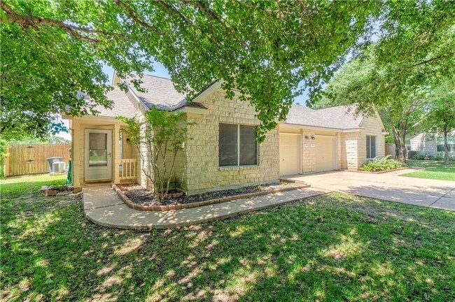 Building Photo - 200 Prairie Springs Loop