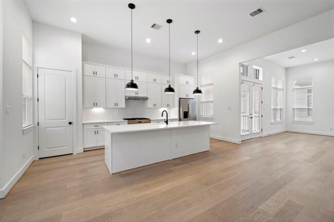 Building Photo - Brand new house in the Museum District wit...