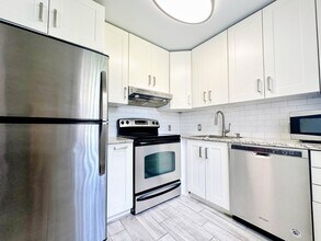 Building Photo - 144 Mansfield D