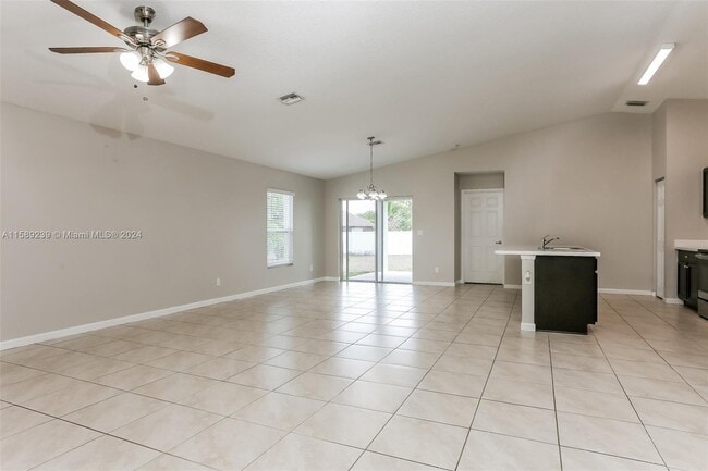 Building Photo - 368 SW Tulip Blvd