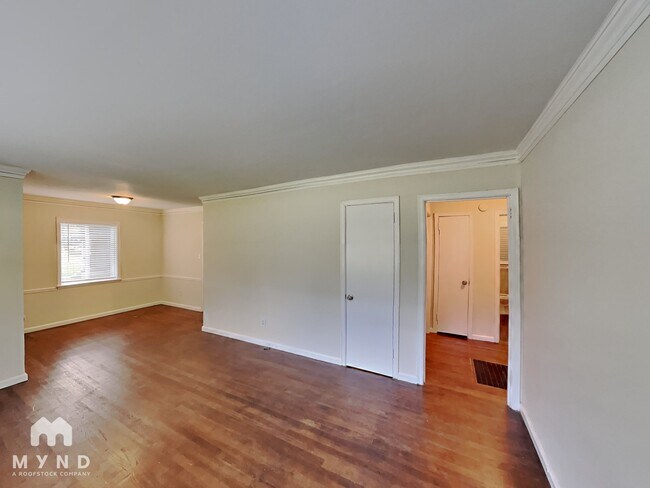 Foto del edificio - 742 Quaker St SW