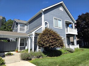 Building Photo - 868 Birchwood Park Dr