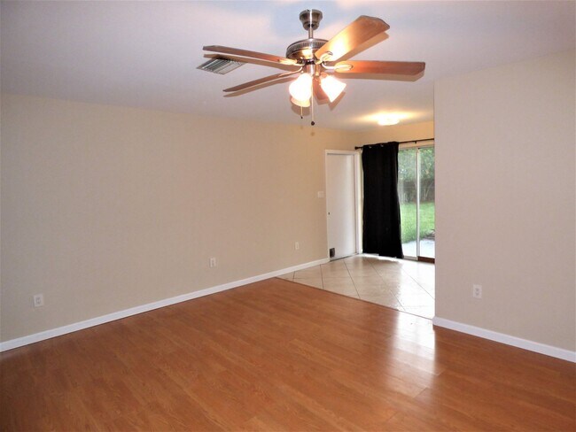 Building Photo - 3074 Broadpoint Dr