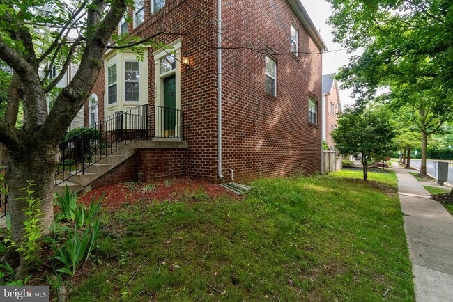 Building Photo - 10301 Greenspire Way