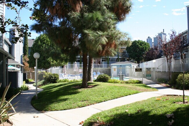 Building Photo - 26119 Frampton Ave
