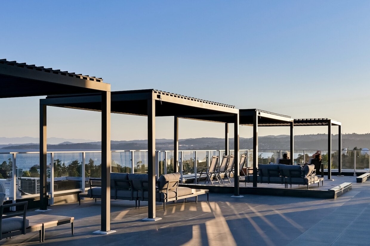 Primary Photo - Light House