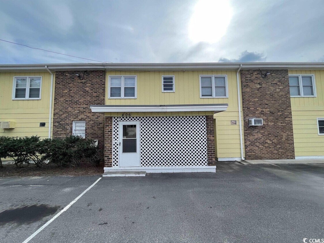 Primary Photo - 210 N Ocean Blvd
