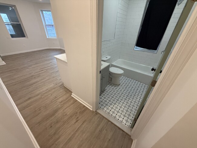 Foto del edificio - 4626 Westminster Ave