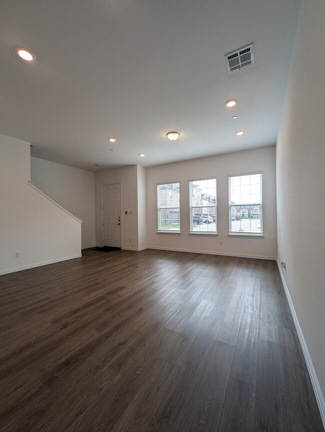 Building Photo - 2257 Adena Springs Dr