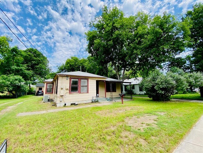 Building Photo - 4902 Caswell Ave