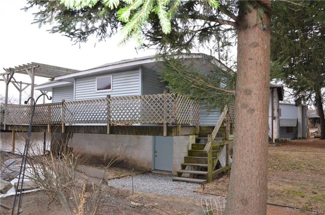 Building Photo - 14 Adams Island
