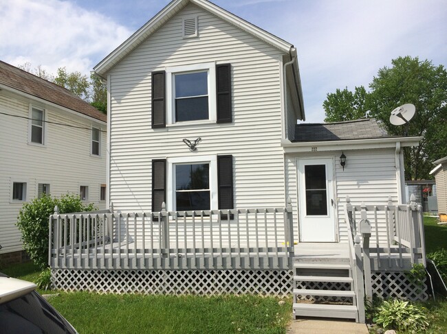 Building Photo - 222 Cambria St