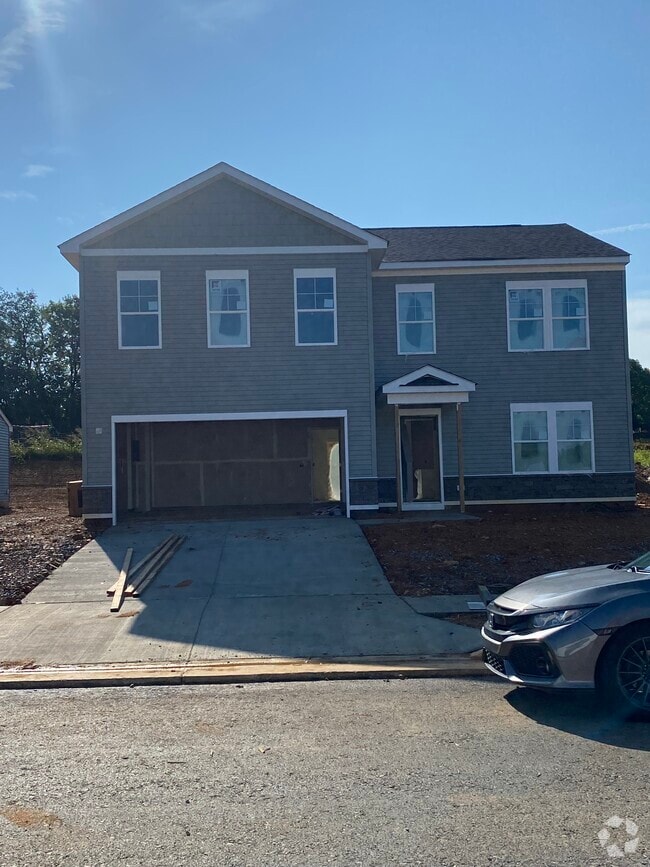 Building Photo - 81 Holly Rd