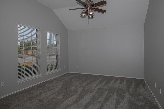 Foto del edificio - 3530 Schumann Oaks Dr