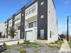 Building Photo - 308 S Mesquite St