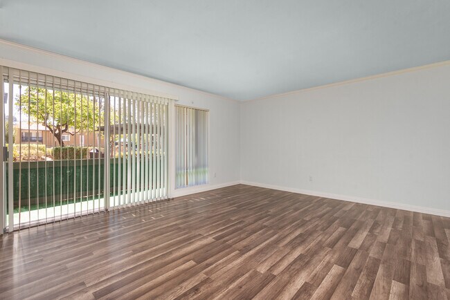 Foto del edificio - 17131 W Bernardo Dr