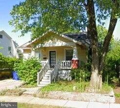 Building Photo - 1613 N Garfield St