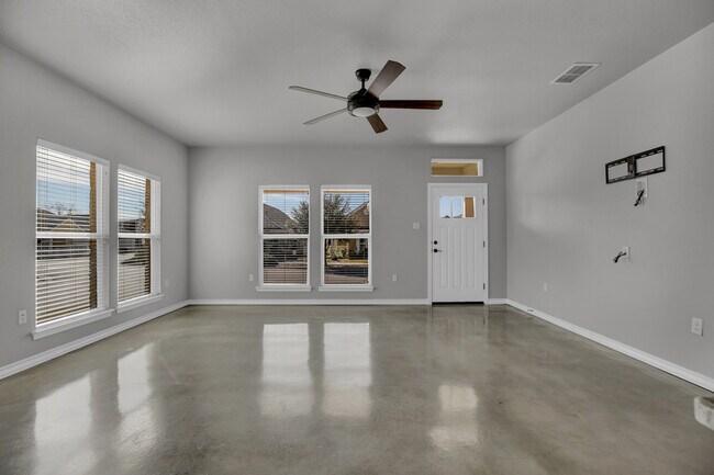Foto del edificio - 916 Hudson Ln